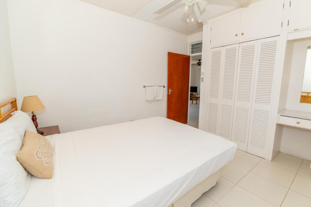 Adulo Apartments Бриджтаун Экстерьер фото