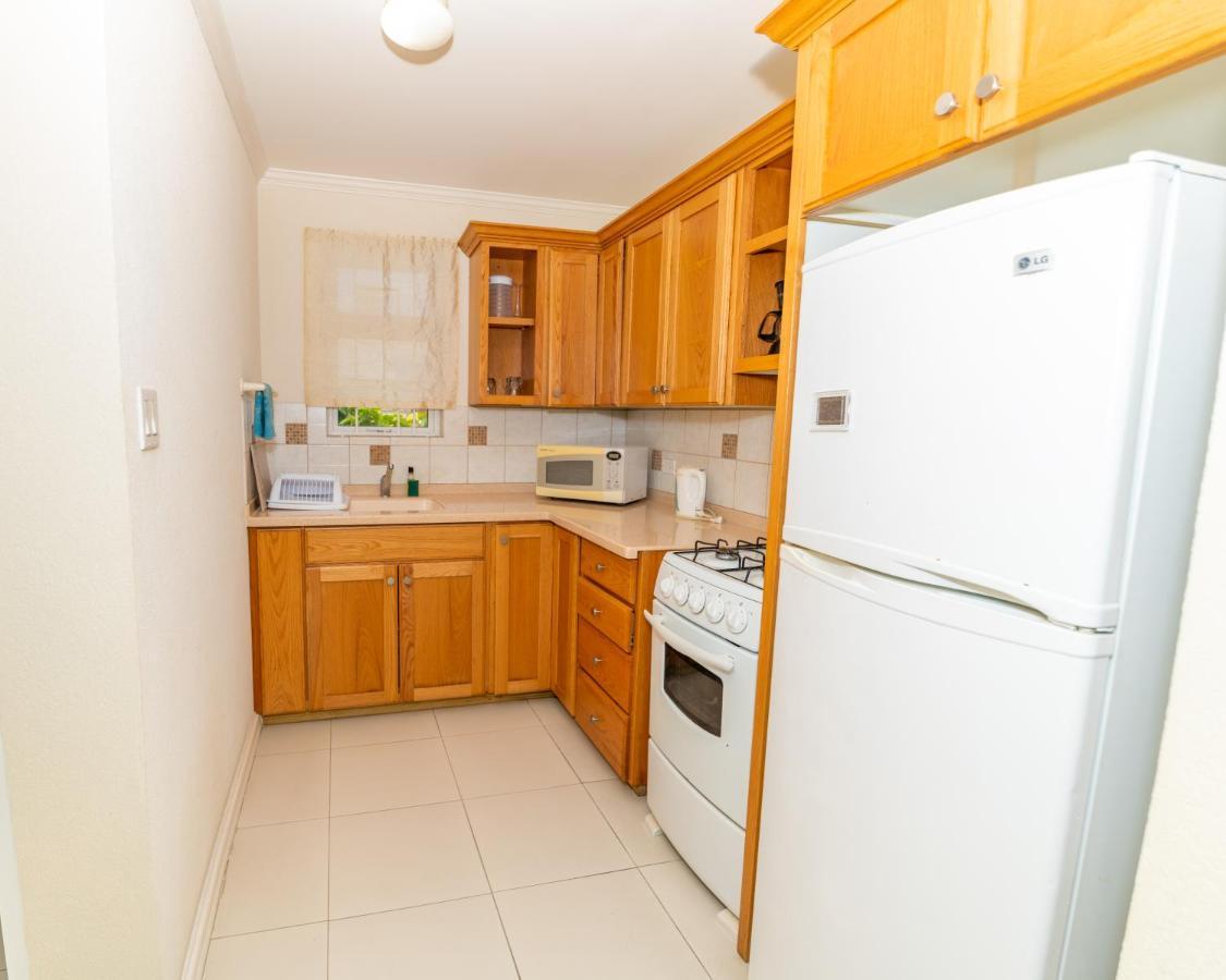 Adulo Apartments Бриджтаун Экстерьер фото