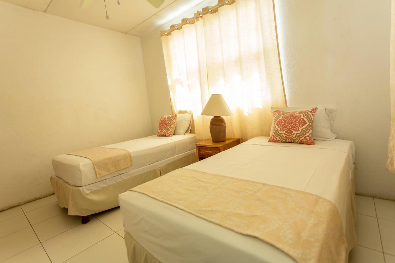 Adulo Apartments Бриджтаун Экстерьер фото
