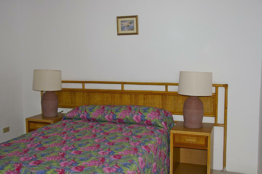 Adulo Apartments Бриджтаун Экстерьер фото